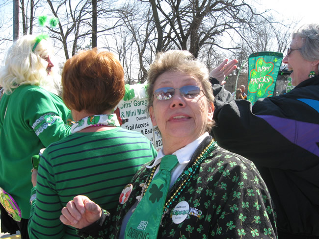 /pictures/ST Pats Float 2009 - No snow our guys keep draging/IMG_1405.jpg